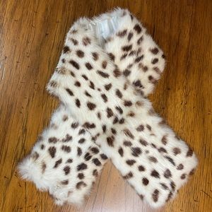 Faux fur Super soft!! neck wrap (scarf) 
Great condition! Ready to wear
